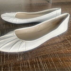 Nine West White Women's Blustery Ballet Flats size 9.5 LIKE NEW